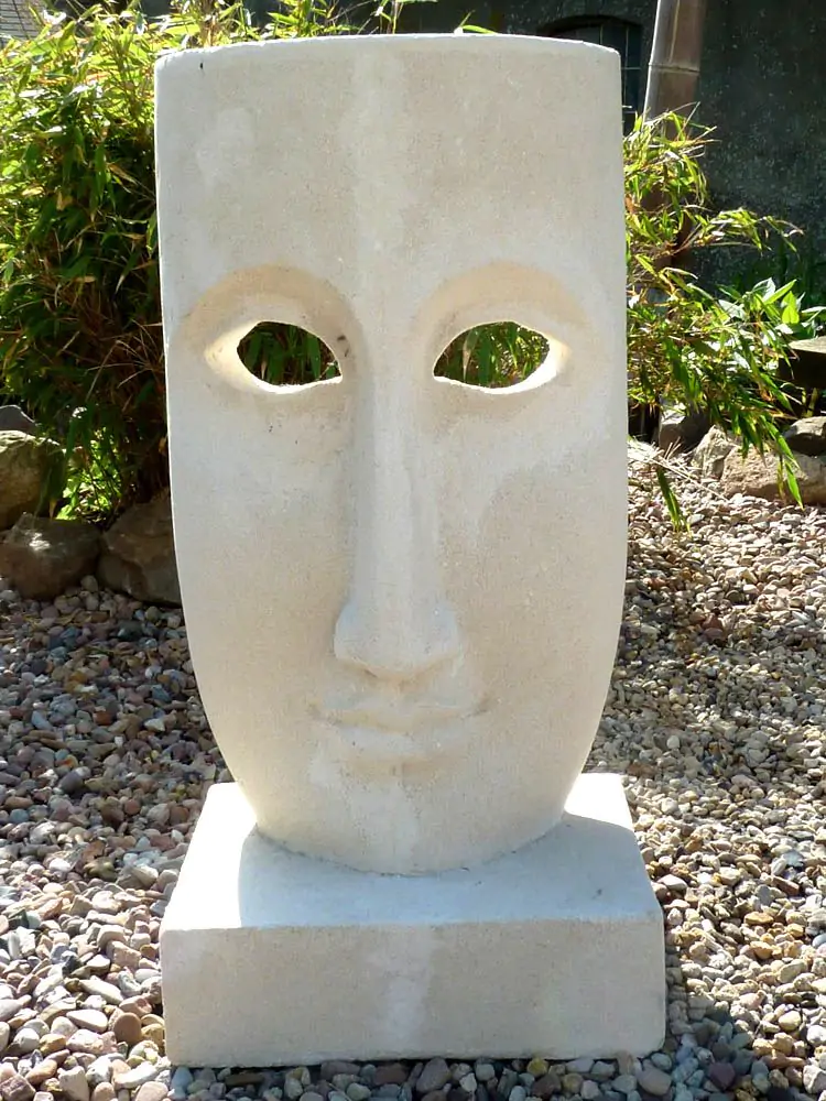  Product image 1 of the product “Mask on pedestal, cast stone ”